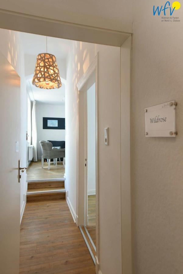 Haus Inselrose Ferienwohnung Wildrose Йюст Экстерьер фото